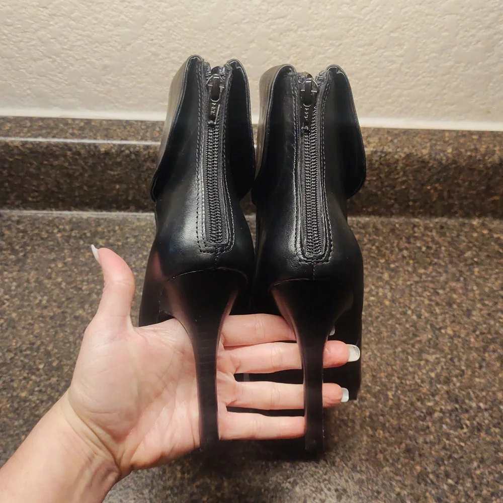 LIKE NEW! Ralph Lauren "Leola" Black High Heel Ankle Boots MSRP $140 (Copy) - Picture 7 of 16